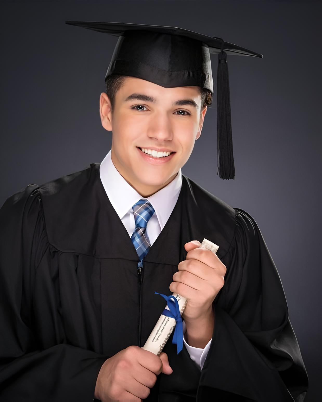 Depois: retrato de formatura com beca